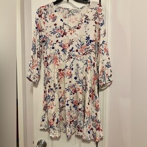 Mudd Dress, 3/4 Sleeve, Off white Floral patterned, size Medium (juniors)